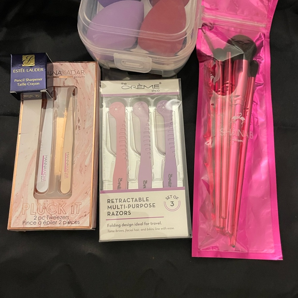 Makeup Tool Set with Tweezers, Razors, and Brushes
